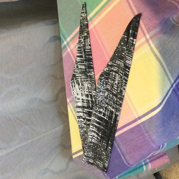 Geometric Headband - Picture 3 of 3